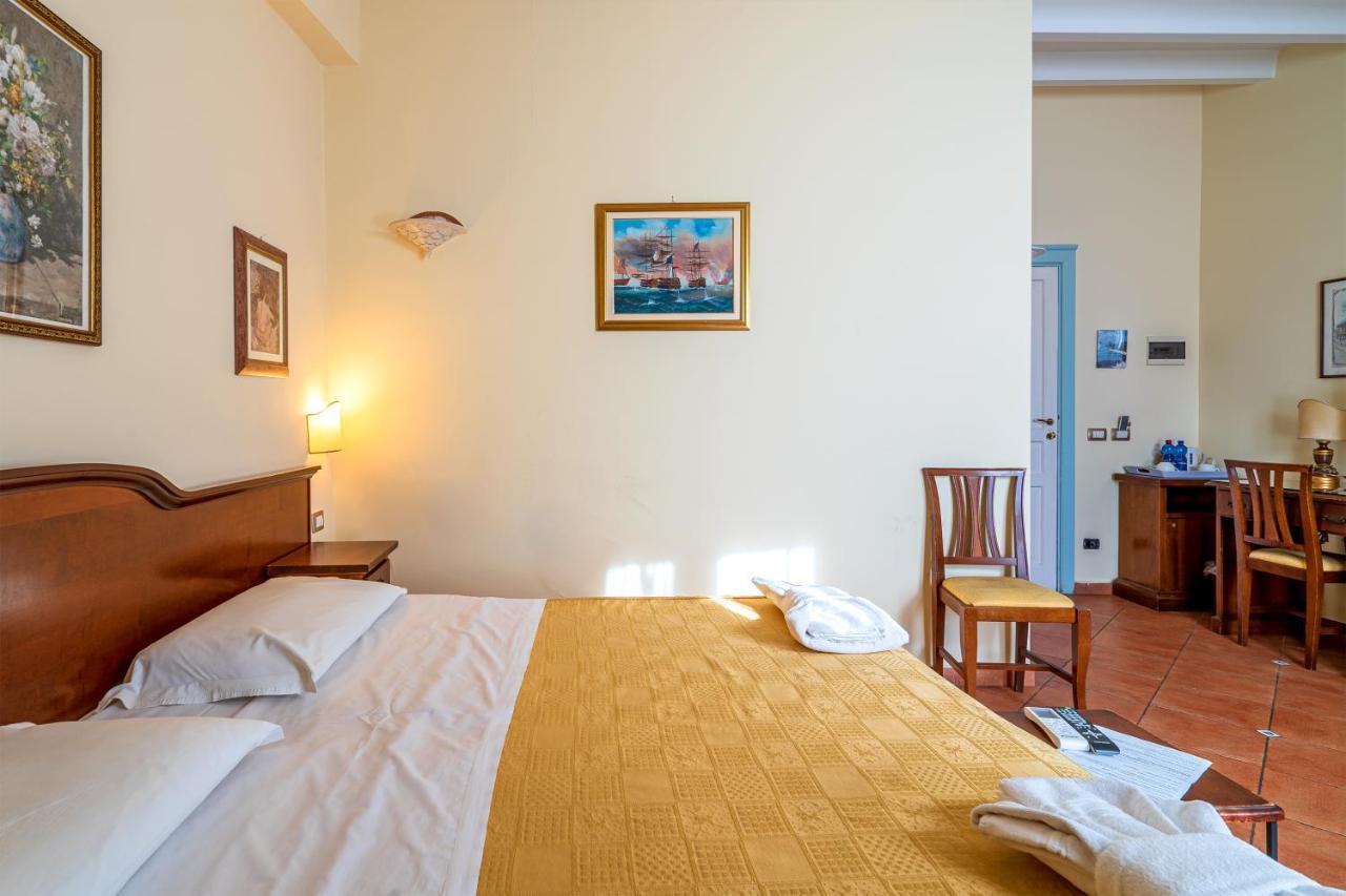Hotel Mediterraneo Syracuse Екстер'єр фото