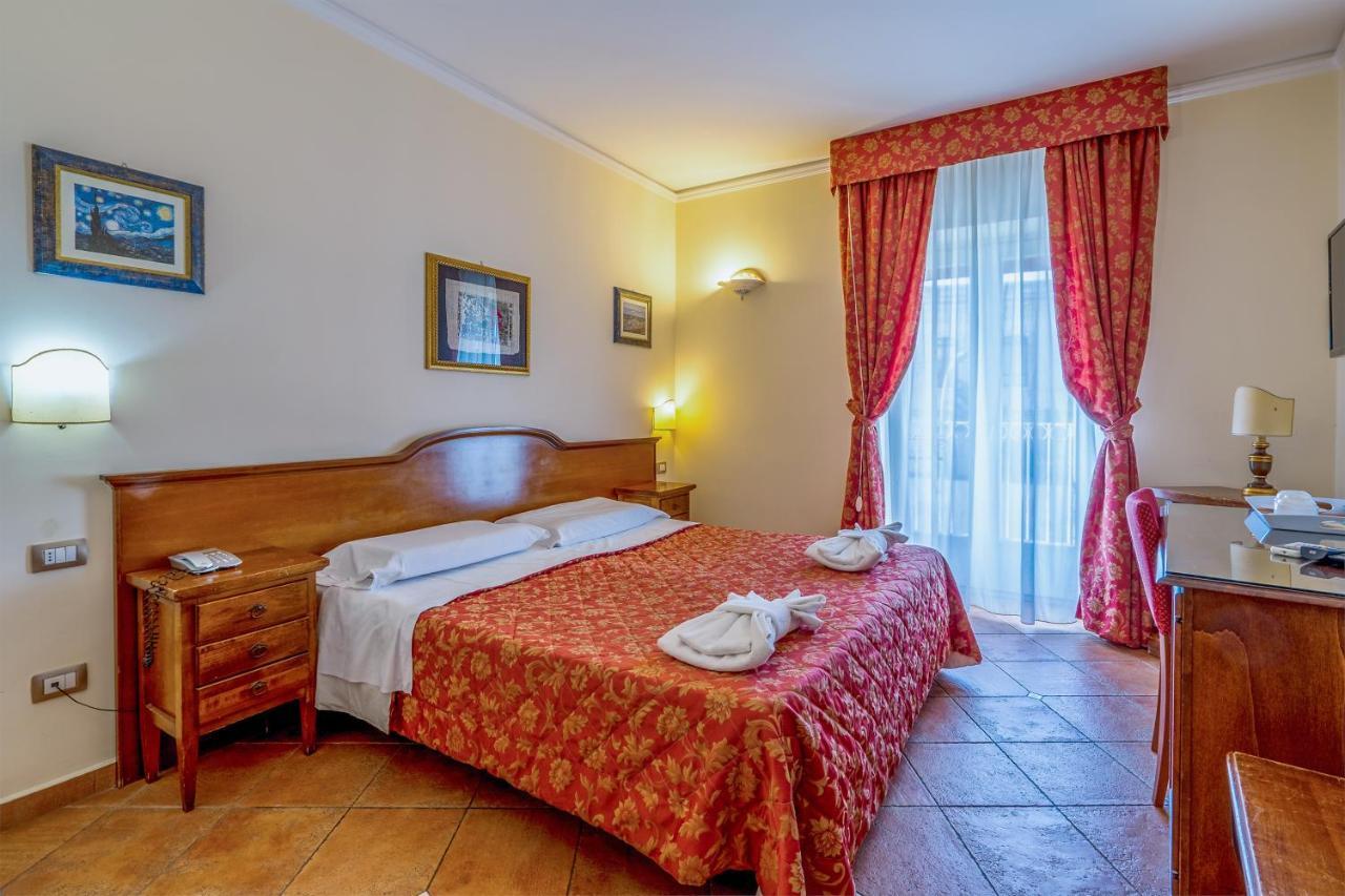 Hotel Mediterraneo Syracuse Екстер'єр фото