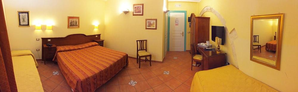 Hotel Mediterraneo Syracuse Екстер'єр фото