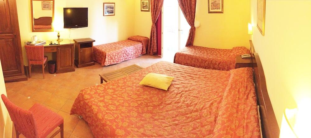 Hotel Mediterraneo Syracuse Екстер'єр фото