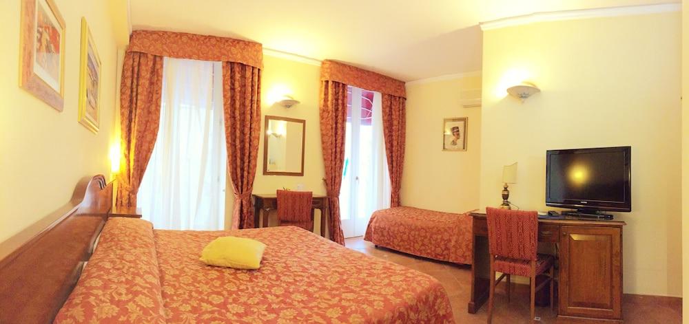 Hotel Mediterraneo Syracuse Екстер'єр фото