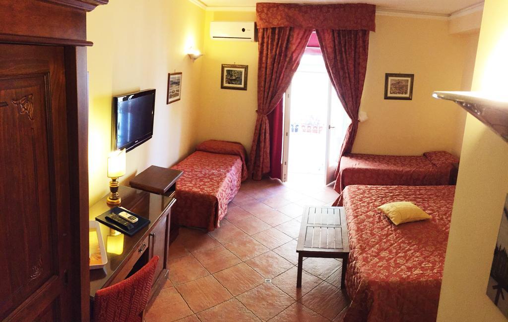 Hotel Mediterraneo Syracuse Екстер'єр фото