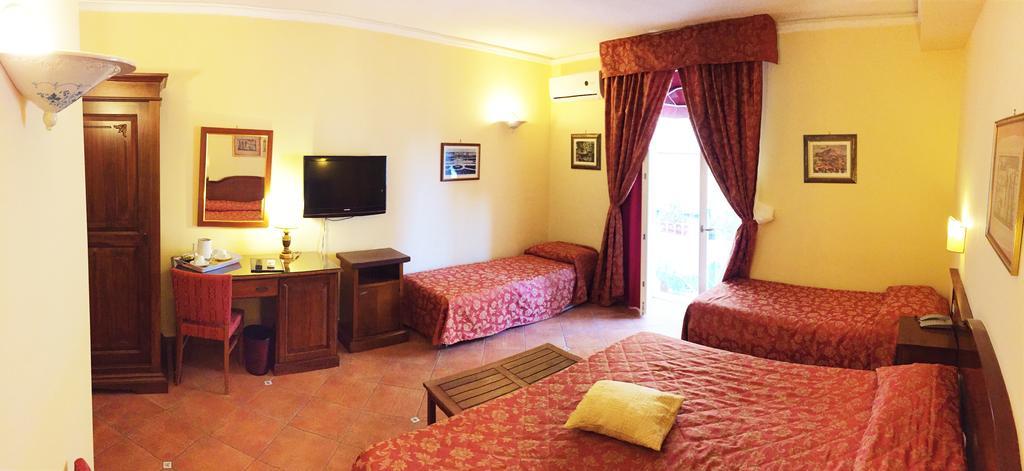 Hotel Mediterraneo Syracuse Екстер'єр фото