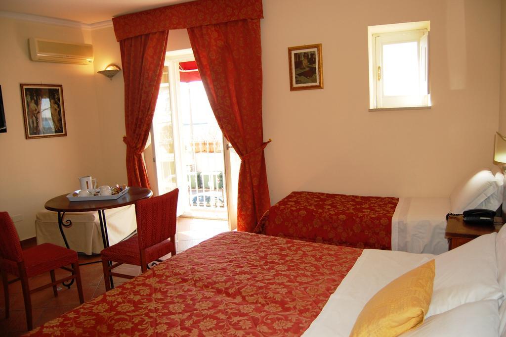 Hotel Mediterraneo Syracuse Екстер'єр фото